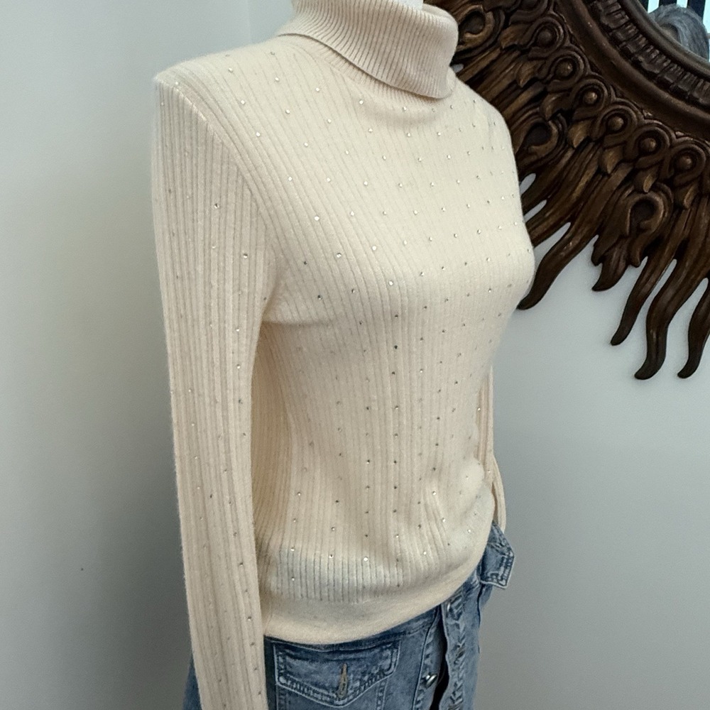 J.Crew Cashmere Turtleneck Sweater M 100% Cashmere Cream Rhinestone Ribbed F/W - Picture 4 of 8